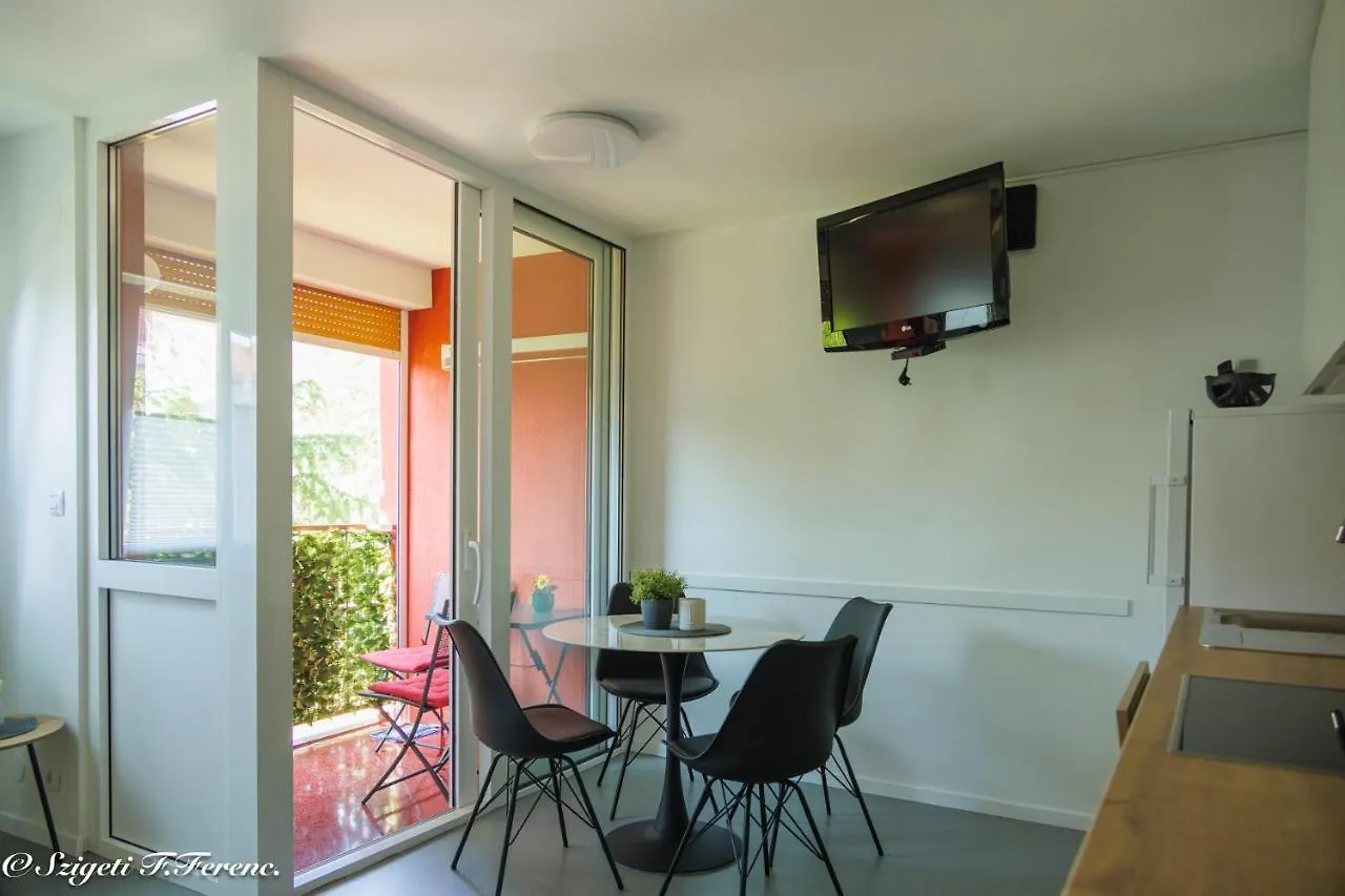 Captivating 1-Bed Apartment In Rijeka With Parking 0*,
